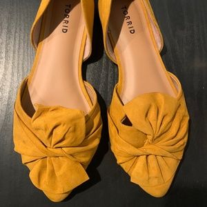 Womens Yellow Flat Shoe, Size 10